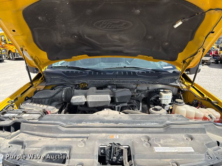 image for item EJ4775 2017 Ford F350 Super Duty utility bed pickup truck