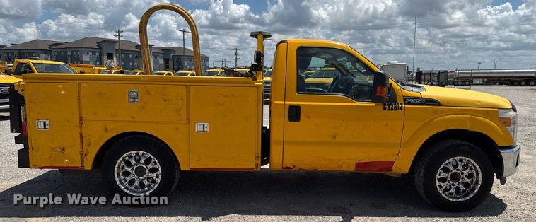 image for item EJ4776 2015 Ford F350 Super Duty utility bed pickup truck