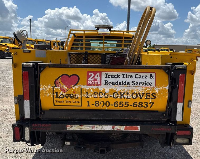 image for item EJ4776 2015 Ford F350 Super Duty utility bed pickup truck