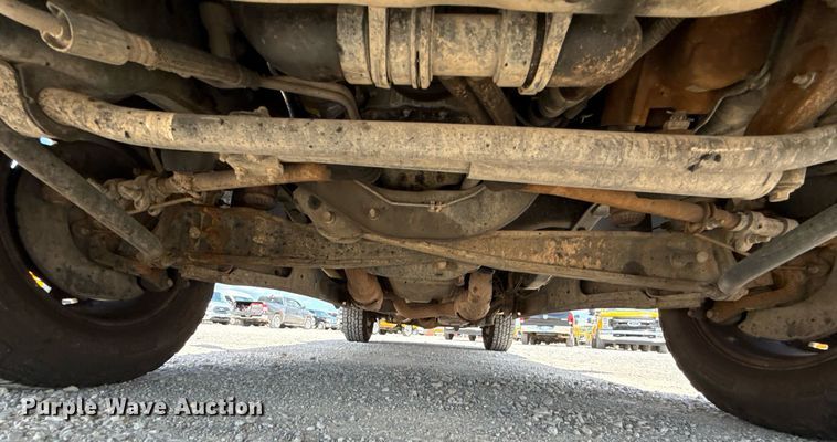 image for item EJ4776 2015 Ford F350 Super Duty utility bed pickup truck