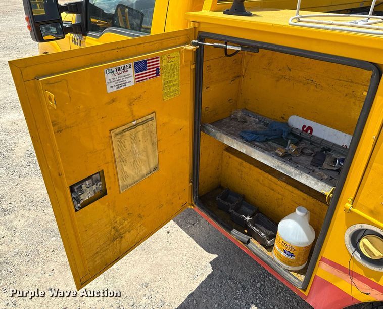 image for item EJ4776 2015 Ford F350 Super Duty utility bed pickup truck