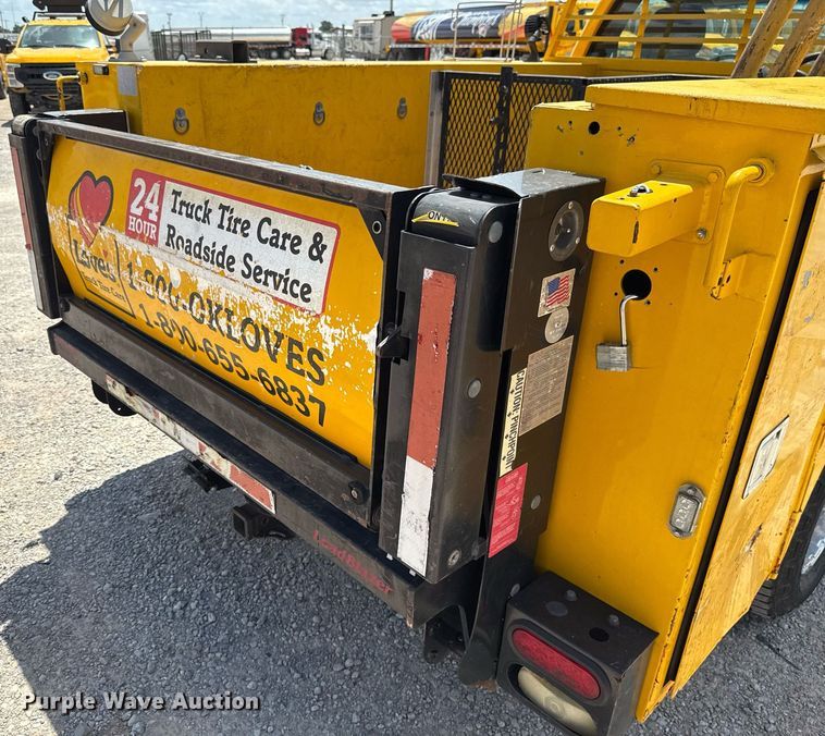 image for item EJ4776 2015 Ford F350 Super Duty utility bed pickup truck