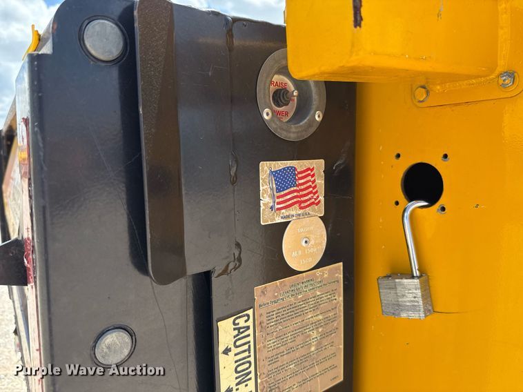 image for item EJ4776 2015 Ford F350 Super Duty utility bed pickup truck