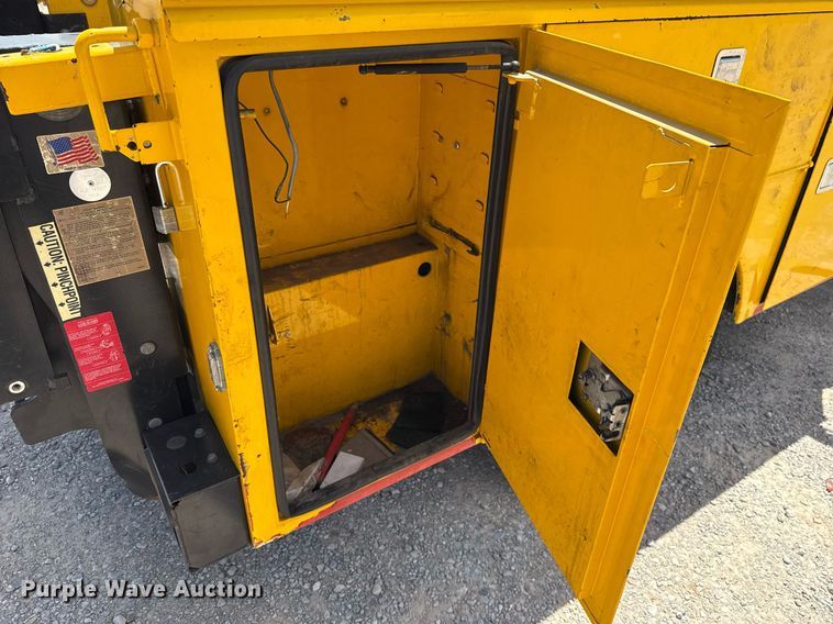 image for item EJ4776 2015 Ford F350 Super Duty utility bed pickup truck