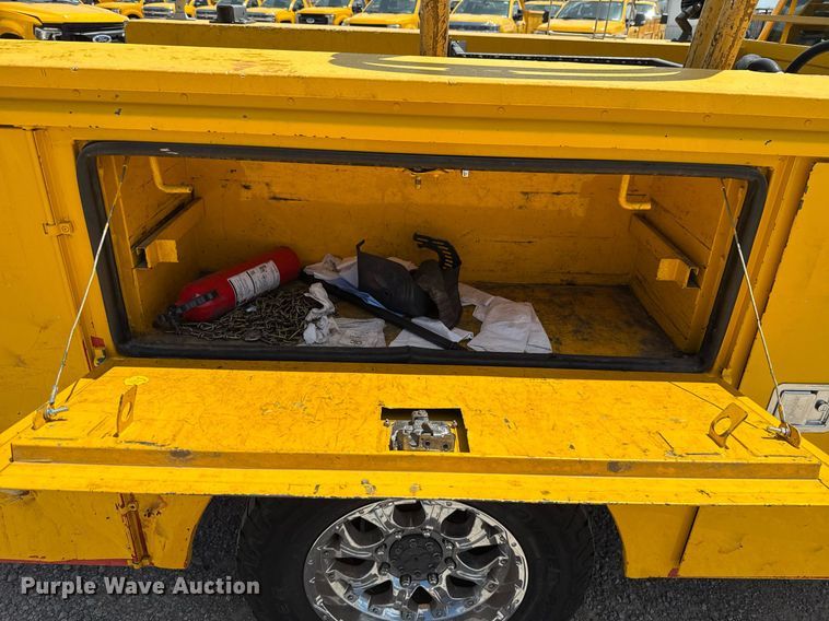 image for item EJ4776 2015 Ford F350 Super Duty utility bed pickup truck