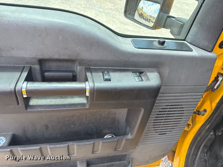 image for item EJ4776 2015 Ford F350 Super Duty utility bed pickup truck