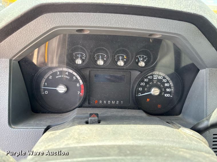 image for item EJ4776 2015 Ford F350 Super Duty utility bed pickup truck