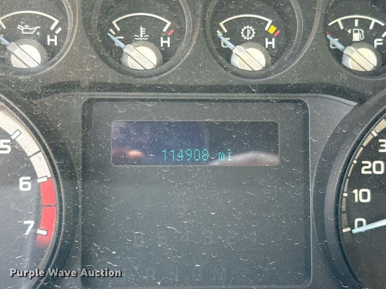 image for item EJ4776 2015 Ford F350 Super Duty utility bed pickup truck