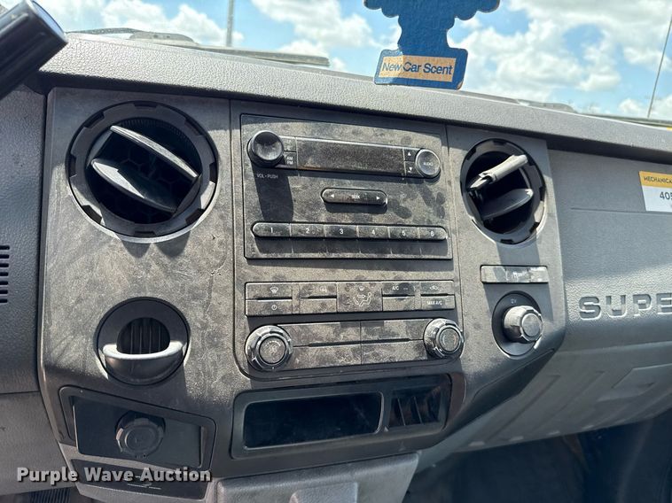 image for item EJ4776 2015 Ford F350 Super Duty utility bed pickup truck