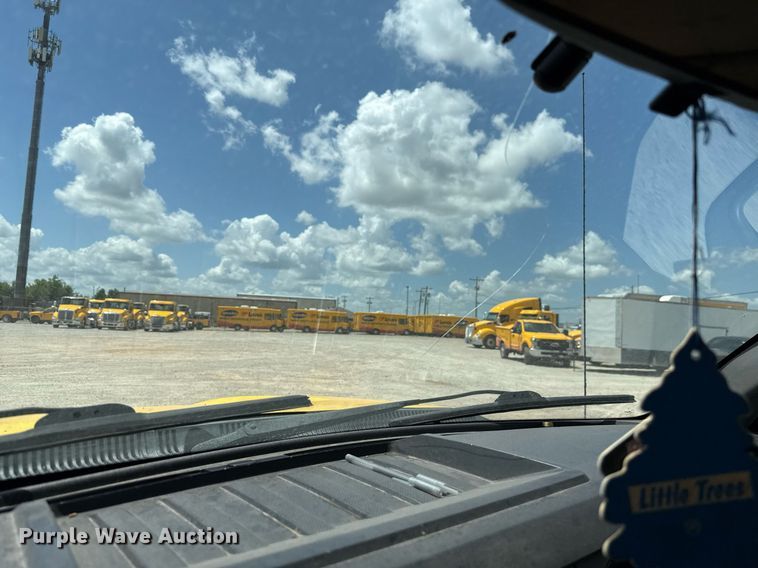 image for item EJ4776 2015 Ford F350 Super Duty utility bed pickup truck