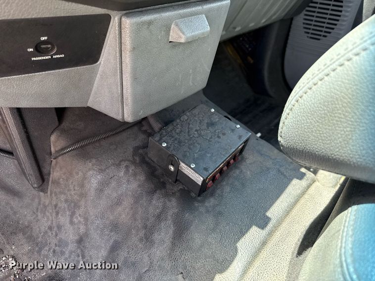 image for item EJ4776 2015 Ford F350 Super Duty utility bed pickup truck