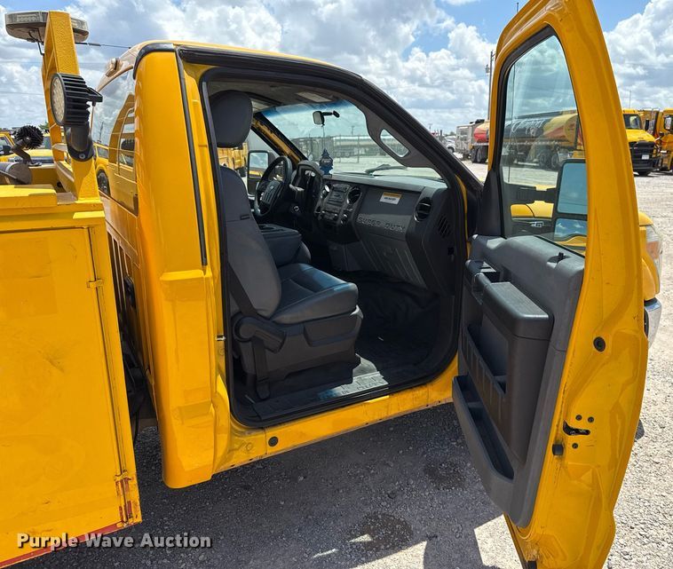 image for item EJ4776 2015 Ford F350 Super Duty utility bed pickup truck