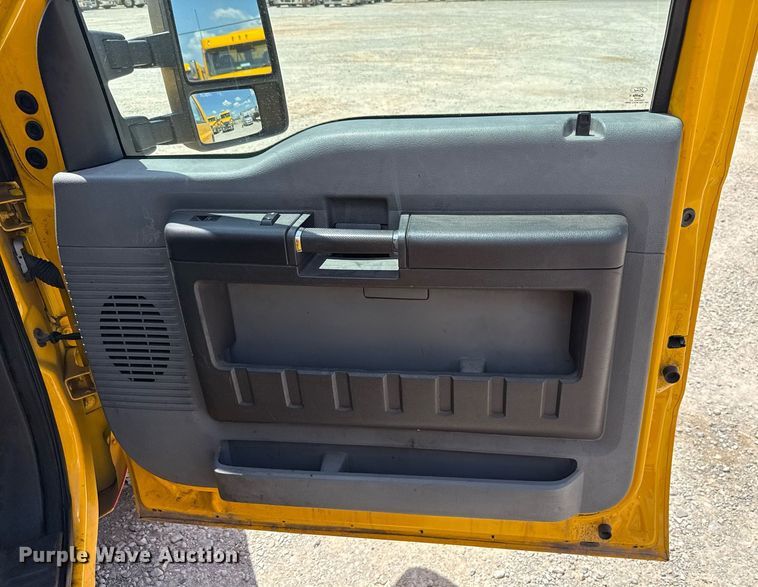 image for item EJ4776 2015 Ford F350 Super Duty utility bed pickup truck