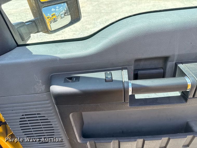 image for item EJ4776 2015 Ford F350 Super Duty utility bed pickup truck