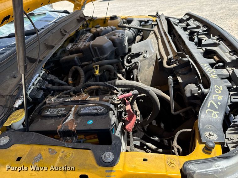 image for item EJ4776 2015 Ford F350 Super Duty utility bed pickup truck