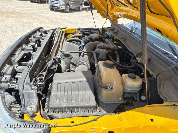 image for item EJ4776 2015 Ford F350 Super Duty utility bed pickup truck