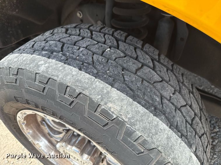 image for item EJ4776 2015 Ford F350 Super Duty utility bed pickup truck