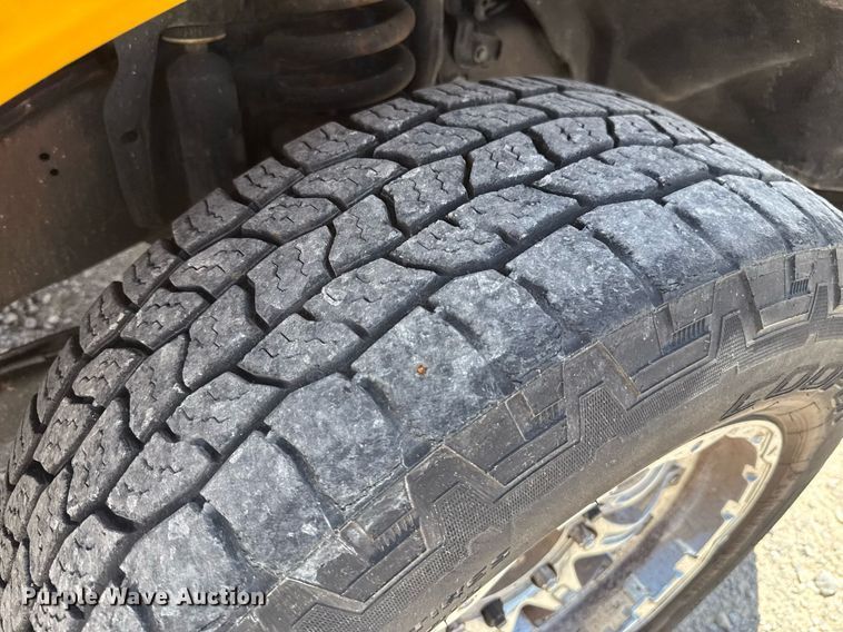 image for item EJ4776 2015 Ford F350 Super Duty utility bed pickup truck