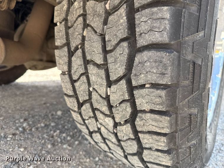 image for item EJ4776 2015 Ford F350 Super Duty utility bed pickup truck