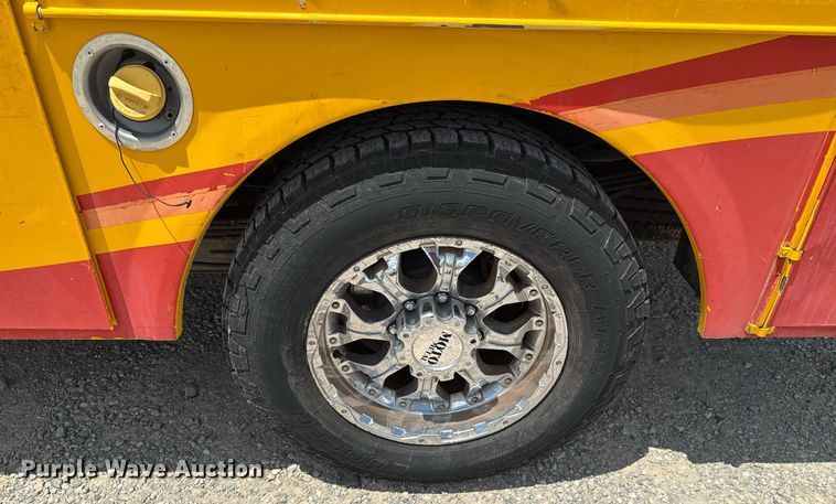 image for item EJ4776 2015 Ford F350 Super Duty utility bed pickup truck