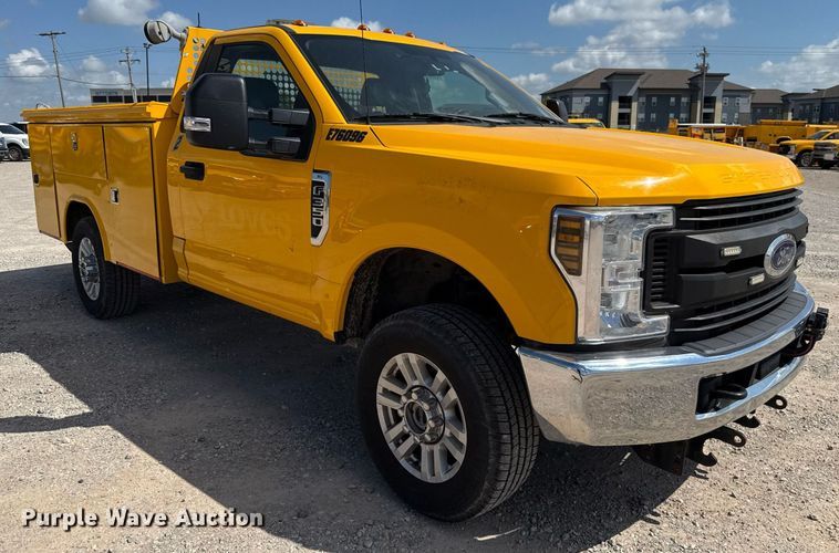 image for item EJ4777 2019 Ford F350 Super Duty utility bed pickup truck