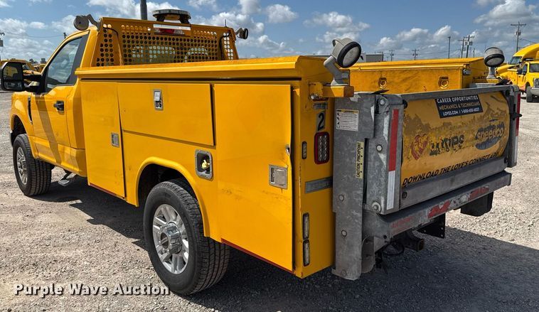 image for item EJ4777 2019 Ford F350 Super Duty utility bed pickup truck