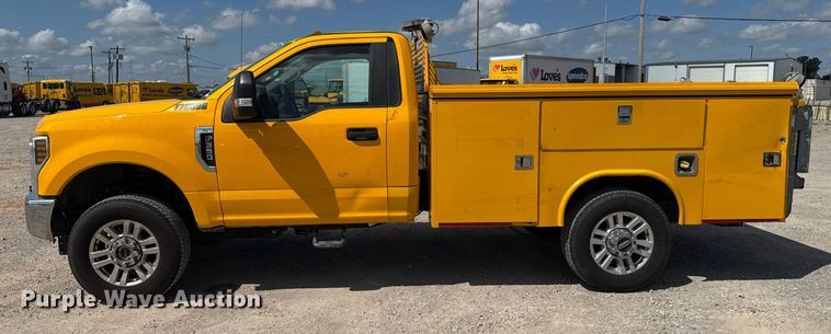 image for item EJ4777 2019 Ford F350 Super Duty utility bed pickup truck