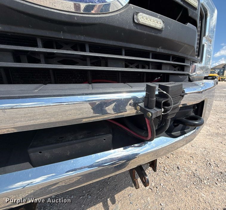 image for item EJ4777 2019 Ford F350 Super Duty utility bed pickup truck