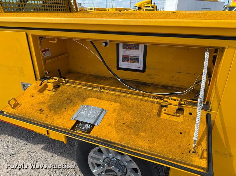 image for item EJ4777 2019 Ford F350 Super Duty utility bed pickup truck