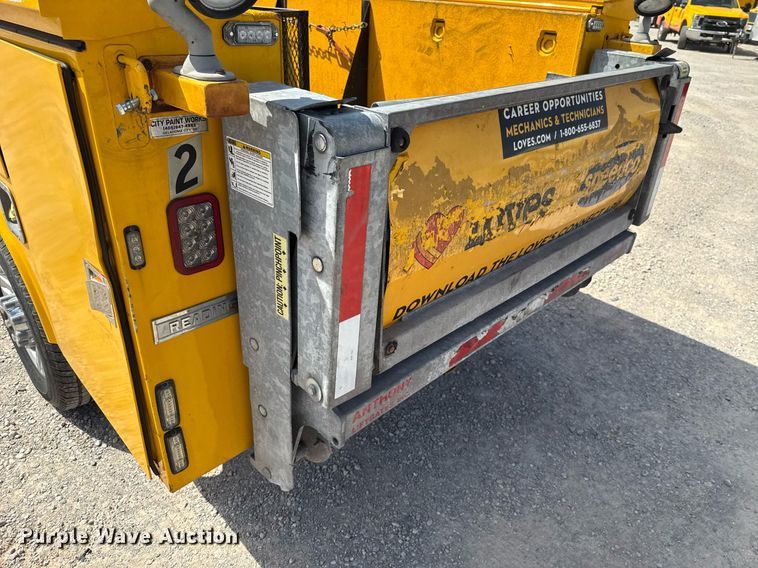 image for item EJ4777 2019 Ford F350 Super Duty utility bed pickup truck