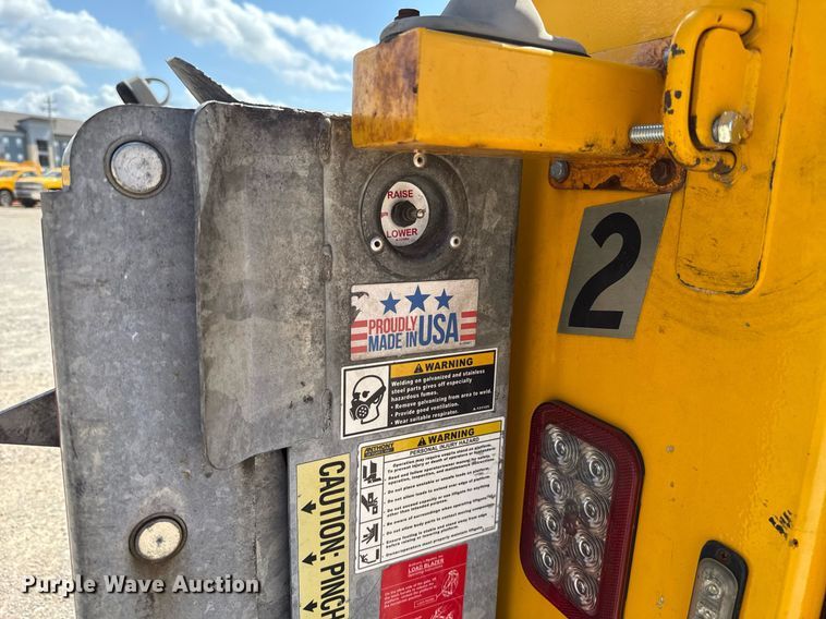 image for item EJ4777 2019 Ford F350 Super Duty utility bed pickup truck