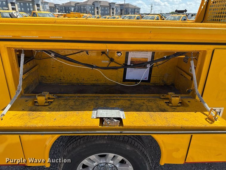 image for item EJ4777 2019 Ford F350 Super Duty utility bed pickup truck