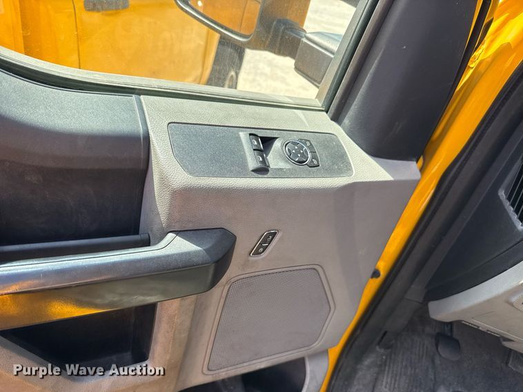 image for item EJ4777 2019 Ford F350 Super Duty utility bed pickup truck