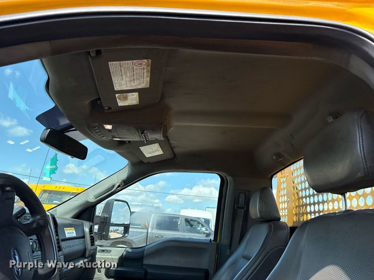 image for item EJ4777 2019 Ford F350 Super Duty utility bed pickup truck