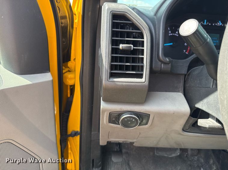 image for item EJ4777 2019 Ford F350 Super Duty utility bed pickup truck