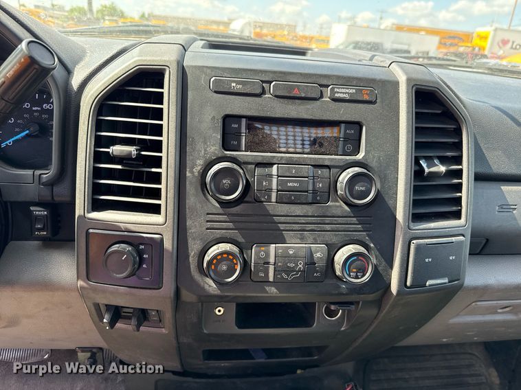 image for item EJ4777 2019 Ford F350 Super Duty utility bed pickup truck