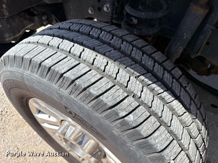 image for item EJ4777 2019 Ford F350 Super Duty utility bed pickup truck