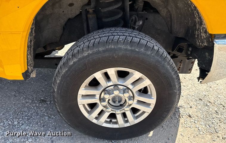 image for item EJ4777 2019 Ford F350 Super Duty utility bed pickup truck