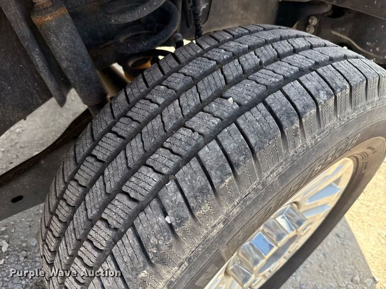 image for item EJ4777 2019 Ford F350 Super Duty utility bed pickup truck