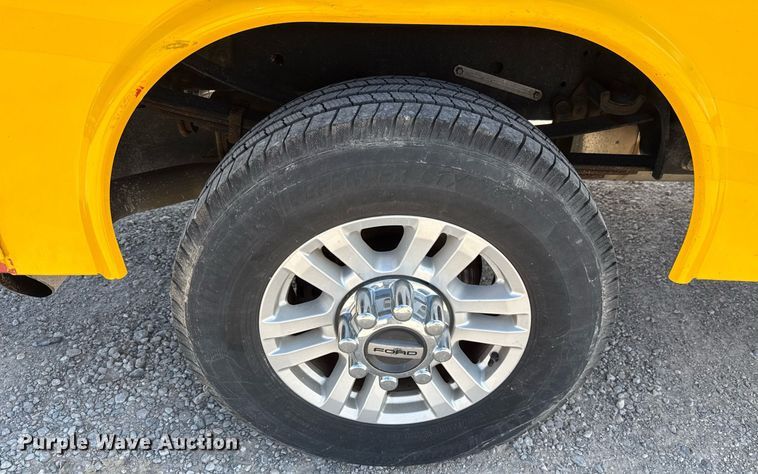 image for item EJ4777 2019 Ford F350 Super Duty utility bed pickup truck