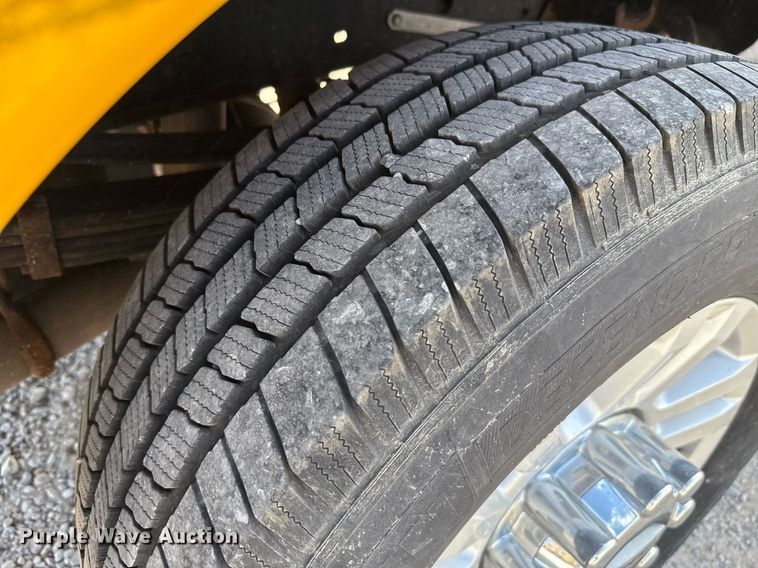 image for item EJ4777 2019 Ford F350 Super Duty utility bed pickup truck