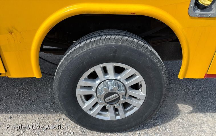 image for item EJ4777 2019 Ford F350 Super Duty utility bed pickup truck