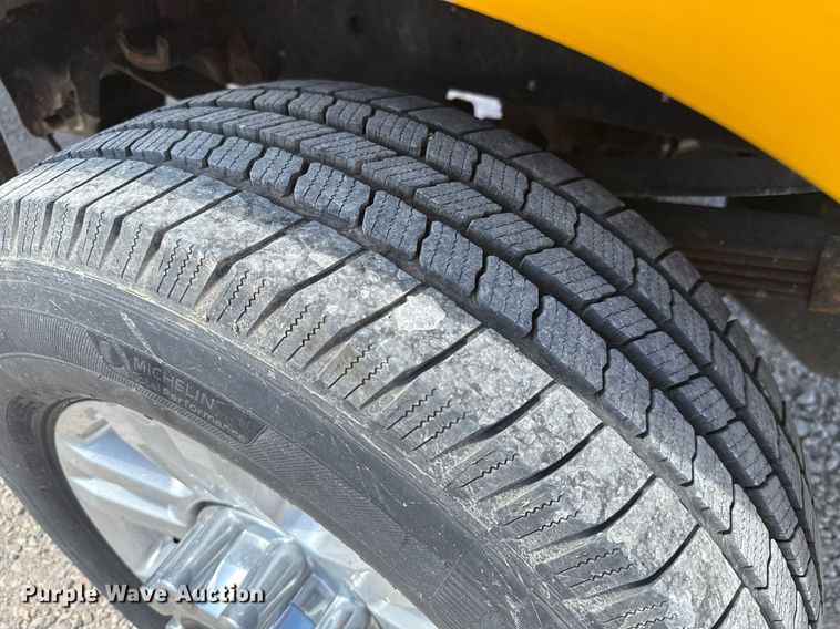 image for item EJ4777 2019 Ford F350 Super Duty utility bed pickup truck