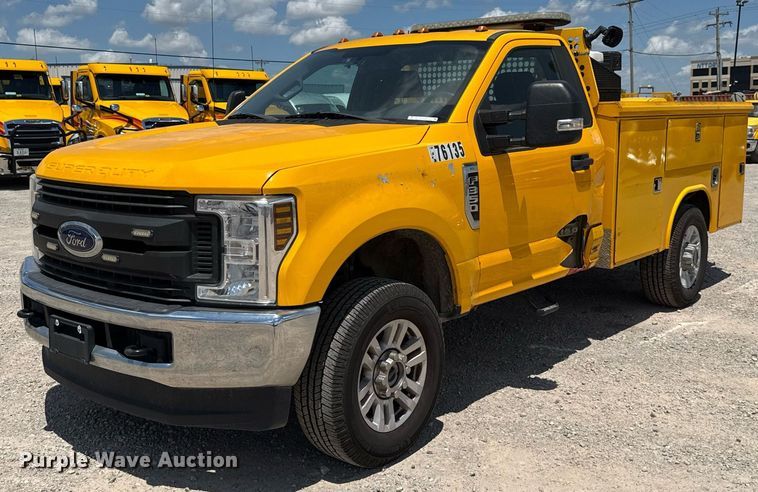 image for item EJ4778 2019 Ford F350 Super Duty utility bed pickup truck