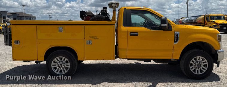 image for item EJ4778 2019 Ford F350 Super Duty utility bed pickup truck