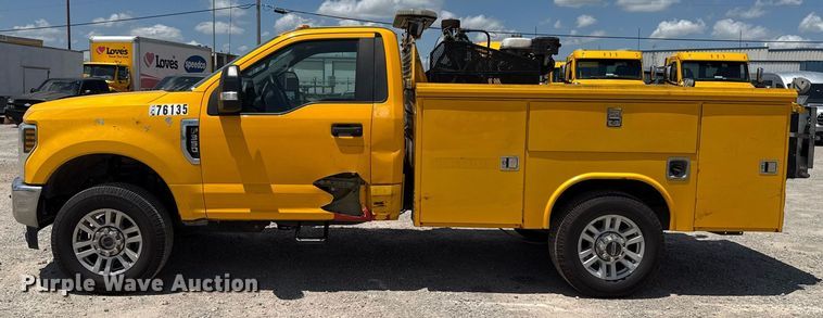 image for item EJ4778 2019 Ford F350 Super Duty utility bed pickup truck