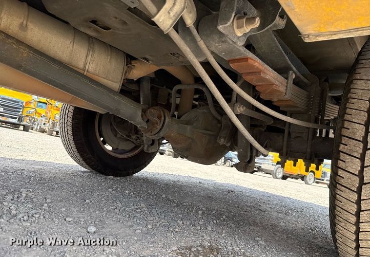 image for item EJ4778 2019 Ford F350 Super Duty utility bed pickup truck