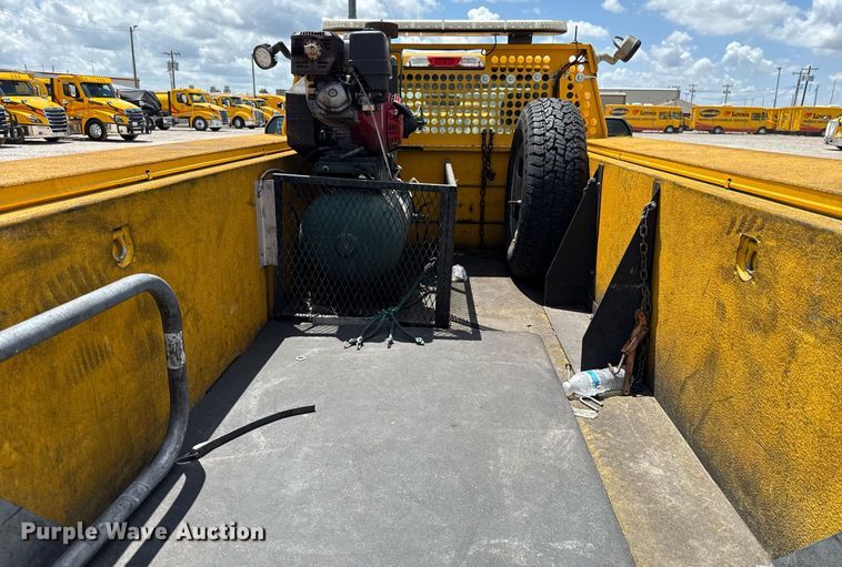 image for item EJ4778 2019 Ford F350 Super Duty utility bed pickup truck