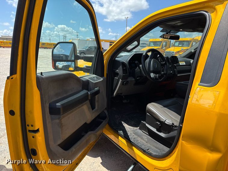 image for item EJ4778 2019 Ford F350 Super Duty utility bed pickup truck