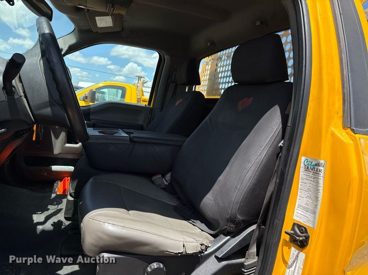 image for item EJ4778 2019 Ford F350 Super Duty utility bed pickup truck